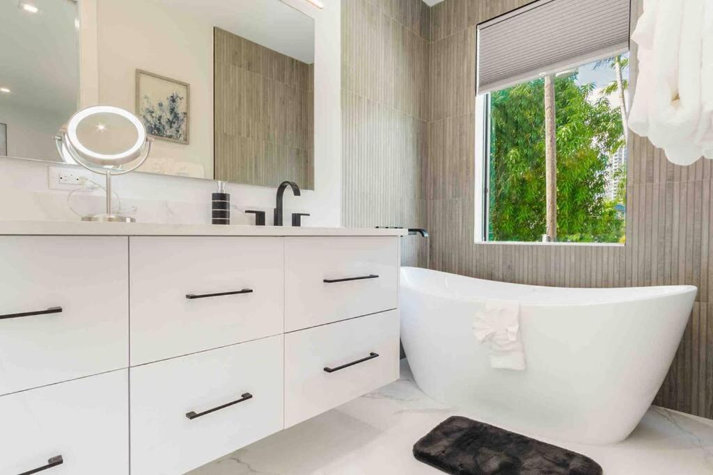 Luxury Paradise Walk To Las Olas -5 Mins To Beach Fort Lauderdale Luaran gambar
